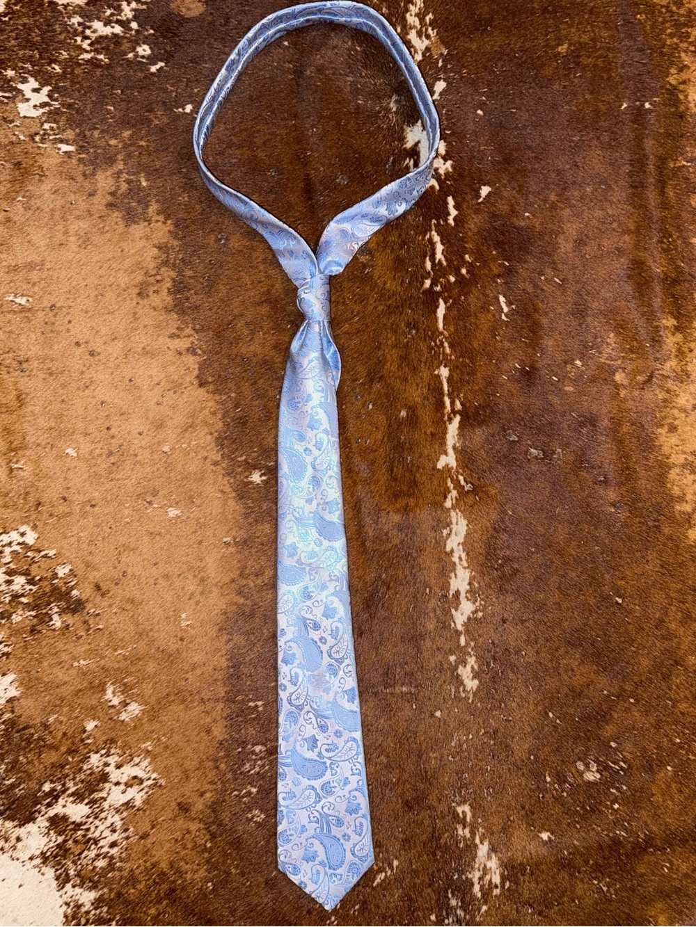Light Blue Paisley Men's Tie - Refined Formal Accessory